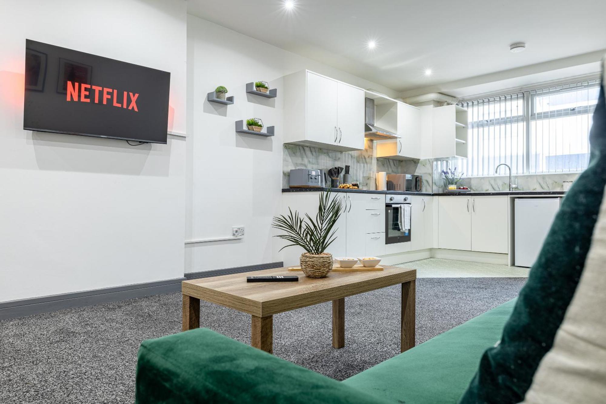 Rnm - Upgraded Business Stay For Travelling Contractors, All Amenities, Private Access Entire Place, Kitchen & Washroom, Smart Tv, Easy Access, Parking Nearby Cradley Heath 외부 사진