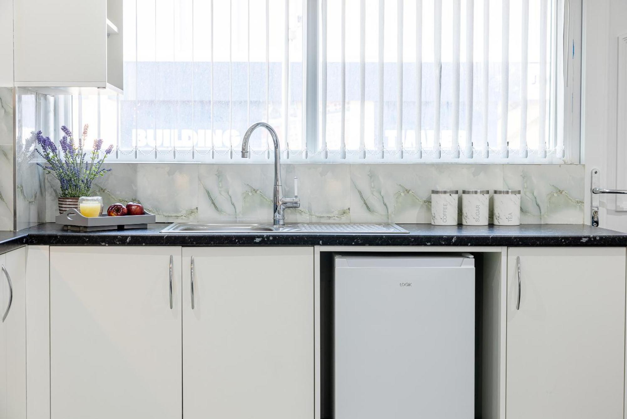 Rnm - Upgraded Business Stay For Travelling Contractors, All Amenities, Private Access Entire Place, Kitchen & Washroom, Smart Tv, Easy Access, Parking Nearby Cradley Heath 외부 사진