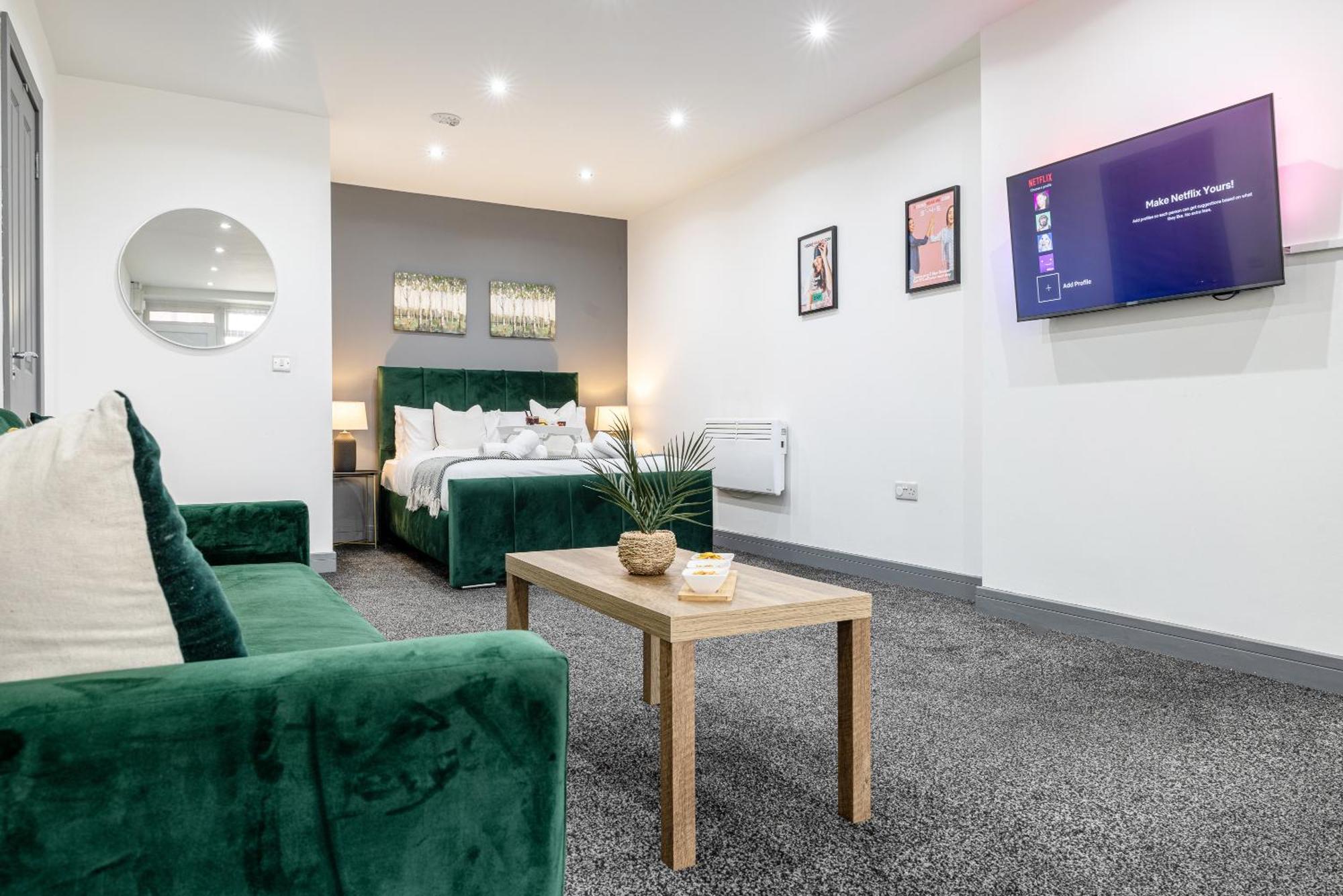 Rnm - Upgraded Business Stay For Travelling Contractors, All Amenities, Private Access Entire Place, Kitchen & Washroom, Smart Tv, Easy Access, Parking Nearby Cradley Heath 외부 사진